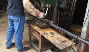 铁床生产流程-穿孔